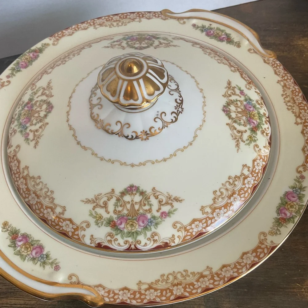 Noritake Rosebud 6002 round 10 Inch Elegant Floral Lidded Tureen Covered Dish